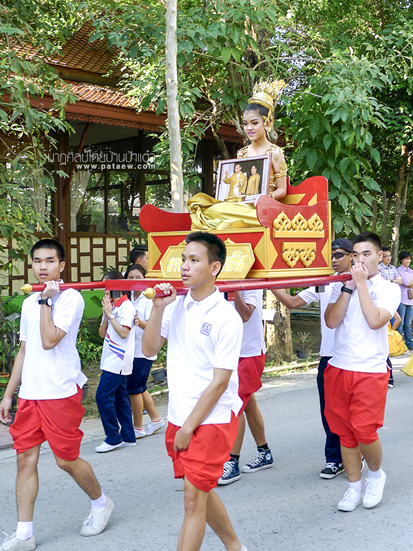 Thai_dress_parade_3